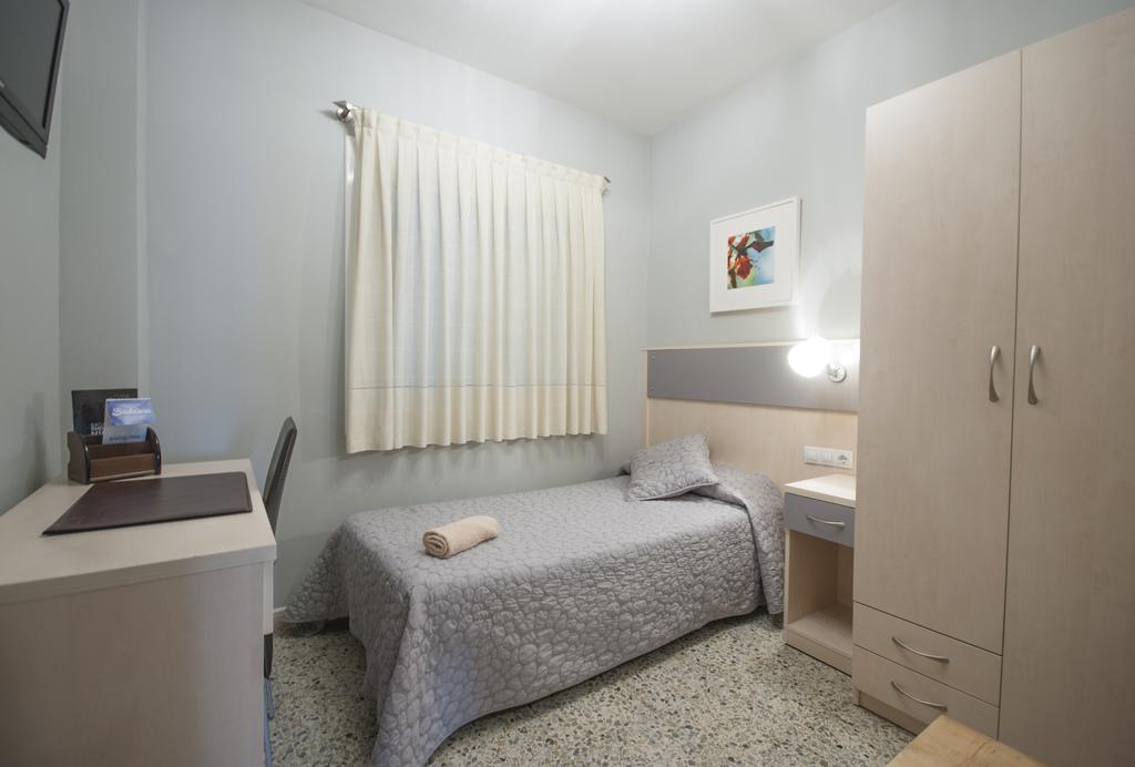 Hostal Badalona Pokoj fotografie